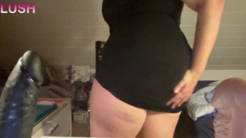 HornyMilfLeah  29-11-2021